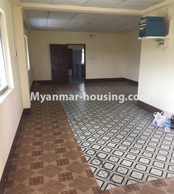 မြန်မာအိမ်ခြံမြေ - ငှားရန် property - No.4873 - ရန်ကင်းတွင် အပေါ်ဆုံးလွှာဟောခန်း ငှားရန်ရှိ်သည်။hall view