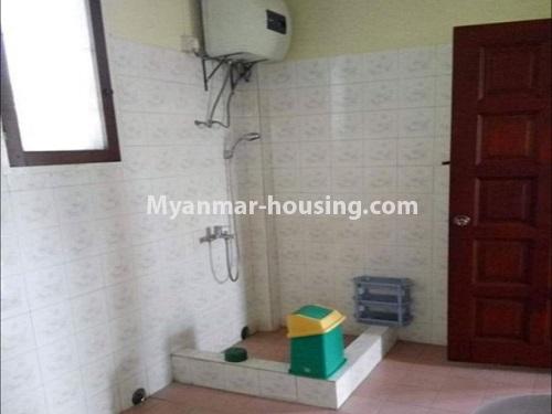 缅甸房地产 - 出租物件 - No.4877 - 2 BHK landed house for small family, 7 Mile, Mayangone! - bathroom view