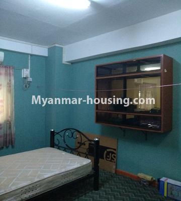 မြန်မာအိမ်ခြံမြေ - ငှားရန် property - No.4885 - ဗိုလ်တစ်ထောင်တွင် ပရိဘောဂအပြည့်အစုံနှင့် အိပ်ခန်းသုံးခန်းပါသော ကွန်ဒိုအသေးစားခန်း ငှားရန်ရှိသည်။ - bedroom view