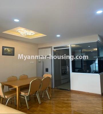 မြန်မာအိမ်ခြံမြေ - ငှားရန် property - No.4895 - စမ်းချောင်း ကမေ်ဘာဇတာဝါတွင် ပရိဘောဂ အပြည့်အစုံနှင့် ကွန်ဒိုခန်းအသစ် ငှားရန်ရှိသည်။ - dining area view