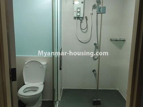 ミャンマー不動産 - 賃貸物件 - No.4911 - 2 BHK Star City Condominium room for rent near Thilawa Industrial Zone, Thanlyin! - bathroom view