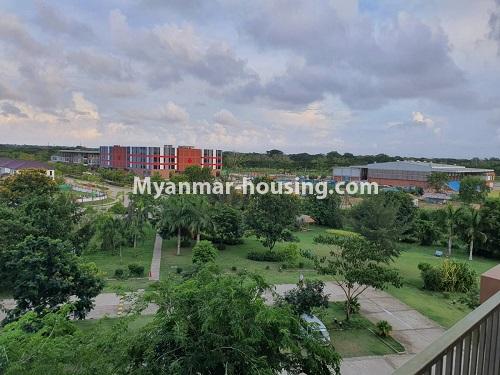 မြန်မာအိမ်ခြံမြေ - ငှားရန် property - No.4915 - ပရိဘောဂပါပြီး Star City ဘီဇုန်ခန်း ငှားရန်ရှိသည်။ - living room view