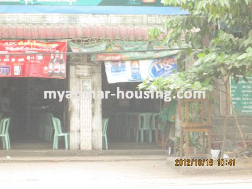 မြန်မာအိမ်ခြံမြေ - ငှားရန် property - No.987 - ဆိုင်ဖွင့်ရန် ကောင်းမွန်သည့် အခန်းကောင်းဌားရန်ရှိသည်။ - view of the road