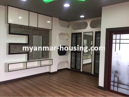 မြန်မာအိမ်ခြံမြေ - ရောင်းမည် property - No.1186 - မိုးကောင်းလမ်းမနီးသော ၃ ထပ်တိုက် ခြံကျယ်မြေကွက် ရန်ကင်းမြို့နယ် - 