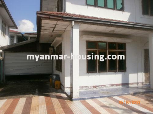 မြန်မာအိမ်ခြံမြေ - ရောင်းမည် property - No.1555 - N/A - View of the garage and house.