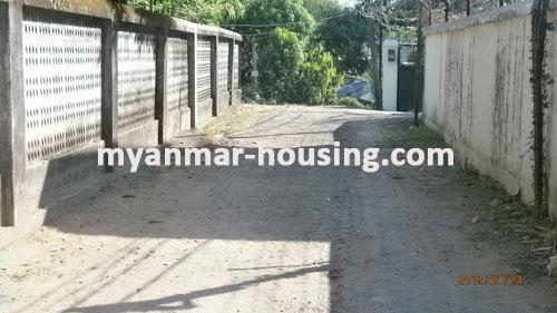 缅甸房地产 - 出售物件 - No.1704 - Excellent landed house with silent place to live! - View of the street.