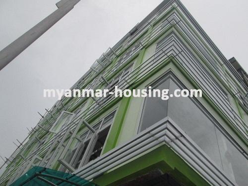 ミャンマー不動産 - 売り物件 - No.2073 - A good landed house for doing business for sale on now! - View of the building.