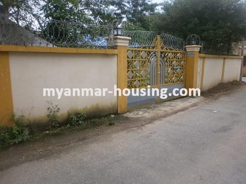 ミャンマー不動産 - 売り物件 - No.2091 - A  nice landed house for sale in Mayangone! - Close view  of the compound.
