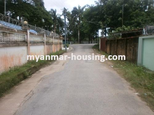 ミャンマー不動産 - 売り物件 - No.2091 - A  nice landed house for sale in Mayangone! - View of the street.