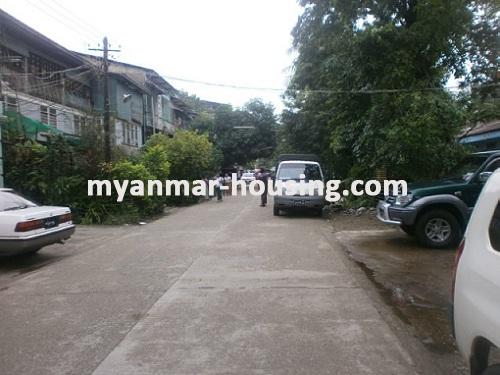 ミャンマー不動産 - 売り物件 - No.2093 - Well renovated good landed house  for sale on now! - View of the street.