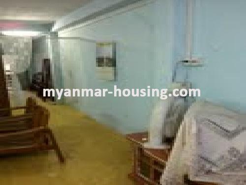 缅甸房地产 - 出售物件 - No.2130 - Good apartment now for sale in Botahtaung ! - View of the living room.