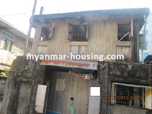 缅甸房地产 - 出售物件 - No.2265 - A land house for sale in Kamaryut ! - View of the house.