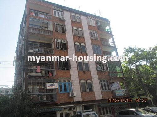 ミャンマー不動産 - 売り物件 - No.2267 - Good apartment located near main road for sale! - View of the building.