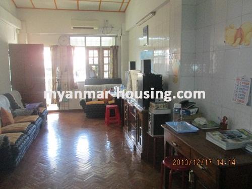 缅甸房地产 - 出售物件 - No.2306 - An apartment available for sale in Botahtaung! - View of the living room