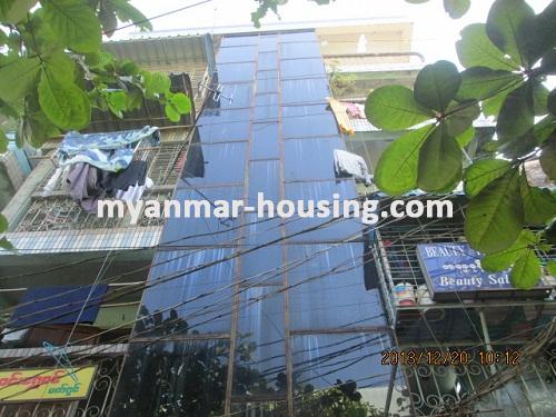 缅甸房地产 - 出售物件 - No.2313 - Apartment for sale in Kamaryut! - View of the building.