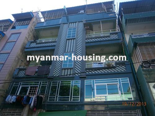 缅甸房地产 - 出售物件 - No.2315 - Apartment near shopping mall in Sanchaung! - View of the building.