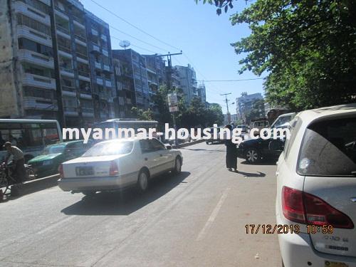 缅甸房地产 - 出售物件 - No.2330 - Land house for sale in Tarmway ! - View of the road.