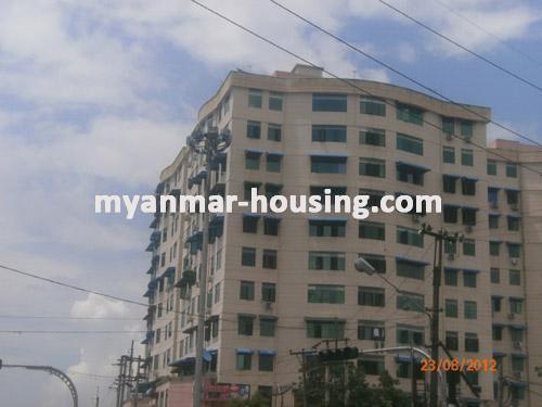 缅甸房地产 - 出售物件 - No.2485 - High Condo available for business in downtown! - View of the building.