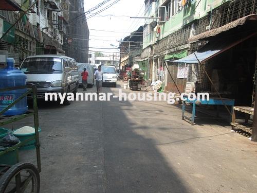 Myanmar real estate - for sale property - No.2515 - In the downtown area for sale an apartment! - View of the road.