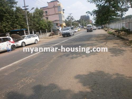 缅甸房地产 - 出售物件 - No.2541 - Excellent apartment for sale in Sanchaung! - View of the Street.