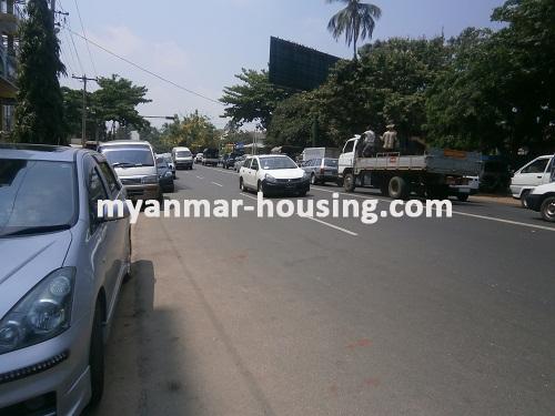 ミャンマー不動産 - 売り物件 - No.2548 - It is good to open office this condo for sale! - View of the Street.