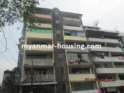 缅甸房地产 - 出售物件 - No.2551 - Well and renovated for sale in Dagon! - View of the building.