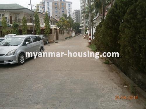 缅甸房地产 - 出售物件 - No.2561 - Spacious condo in VIP area for sale! - View of the road.