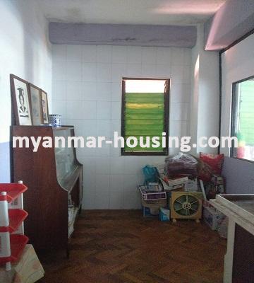 缅甸房地产 - 出售物件 - No.2575 - A Good apartment for sale in Tarmway Township. - View of inside room