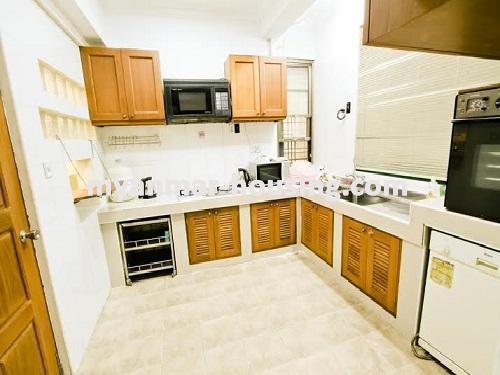 မြန်မာအိမ်ခြံမြေ - ရောင်းမည် property - No.2630 - အဆင့်မြင့်ပြင်ဆင်ထားသည့်အခန်းတစ်ခန်း လူသိများသည့်နေရာတွင်ရောင်းရန်ရှိသည်။ - View of the kitchen room.