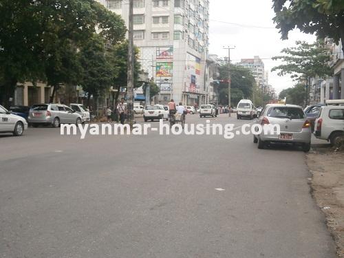 ミャンマー不動産 - 売り物件 - No.2663 - House for sale in downtown! - View of the road.