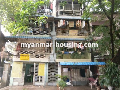 မြန်မာအိမ်ခြံမြေ - ရောင်းမည် property - No.2680 - တာမွေတွင် တိုက်ခန်းတစ်ခန်း ရောင်းရန်ရှိသည်။ - Front view of the building.