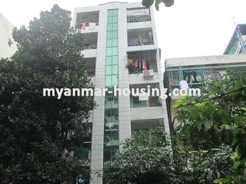 ミャンマー不動産 - 売り物件 - No.2688 - An apartment for sale in Sanchaung available! - Front view of the building.