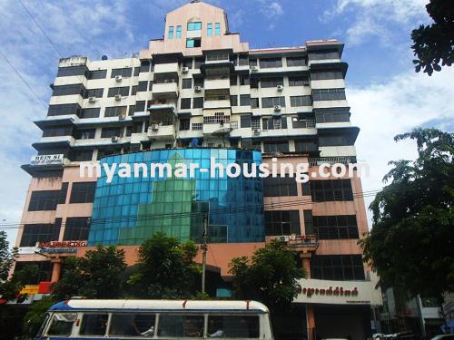 缅甸房地产 - 出售物件 - No.2690 - Condo for sale in Golden Gate Tower! - Front view of the building.