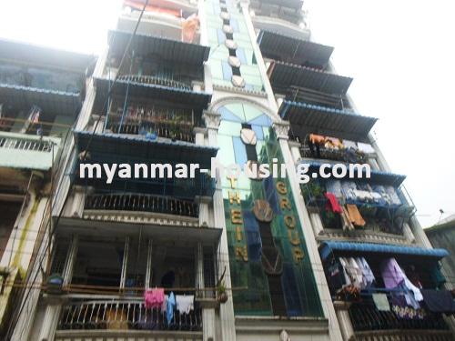 缅甸房地产 - 出售物件 - No.2694 - Apartment in heart of the city available ! - View of the building.