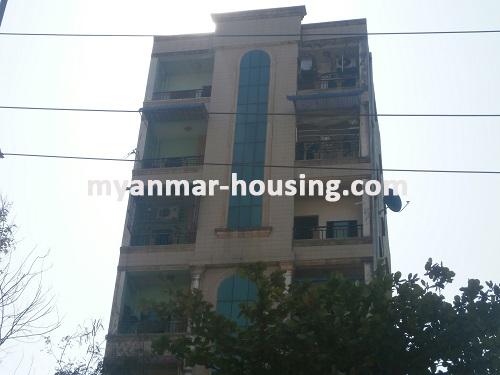 缅甸房地产 - 出售物件 - No.2696 - Apartment for sale near Parami Sein Gay Har! - View of the building.