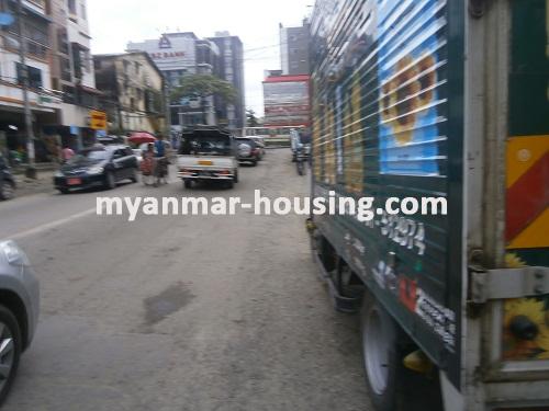 ミャンマー不動産 - 売り物件 - No.2757 - An apartment near main road for sale! - View of the road.