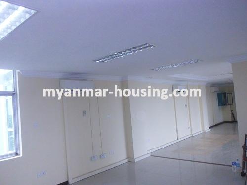 缅甸房地产 - 出售物件 - No.2762 - Good property for investment - Shwe Hin Tha Condo! - Inside View