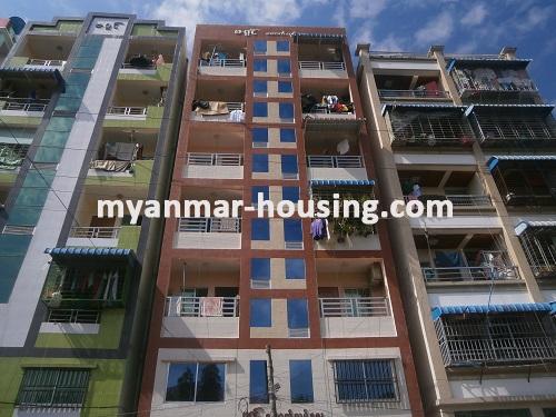 ミャンマー不動産 - 売り物件 - No.2764 - Apartment for sale in Kamaryut ! - View of the building.