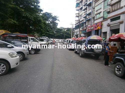 မြန်မာအိမ်ခြံမြေ - ရောင်းမည် property - No.2767 - Condo for sale in expats area available! - View of the street.