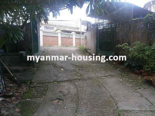 ミャンマー不動産 - 売り物件 - No.2798 - House for sale in Bahan available! - View of the street.