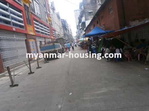 မြန်မာအိမ်ခြံမြေ - ရောင်းမည် property - No.2858 - Condo for sale near china town! - View of the street.