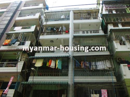 缅甸房地产 - 出售物件 - No.2859 - An apartment for sale in business area! - View of the building.