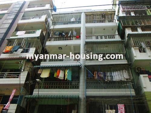 ミャンマー不動産 - 売り物件 - No.2859 - An apartment for sale in business area! - View of the building.