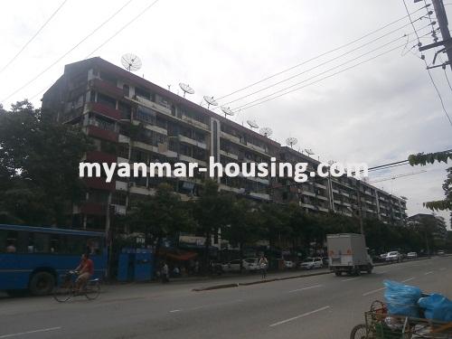 ミャンマー不動産 - 売り物件 - No.2864 - An apartment in yadanar mon housing for sale in Thin Gann Gyun - View of the building.