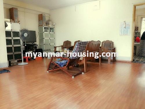 ミャンマー不動産 - 売り物件 - No.2877 - An apartment for sale, Tharketa! - View of the living room.