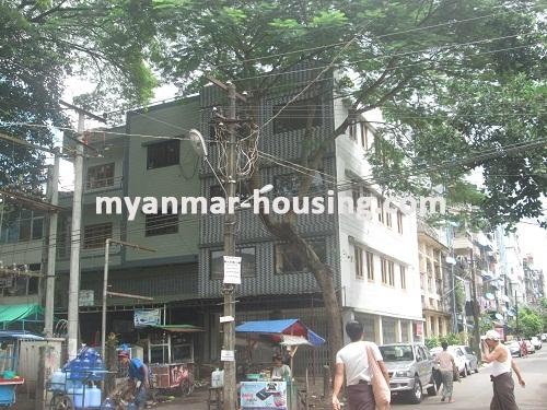 မြန်မာအိမ်ခြံမြေ - ရောင်းမည် property - No.2884 - Landed house for sale, Kyeemyindaing! - View of the building.