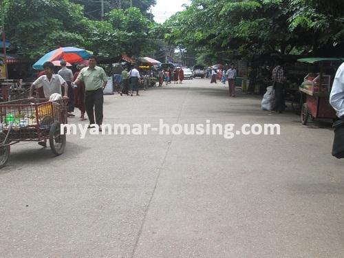 缅甸房地产 - 出售物件 - No.2884 - Landed house for sale, Kyeemyindaing! - View of the street.