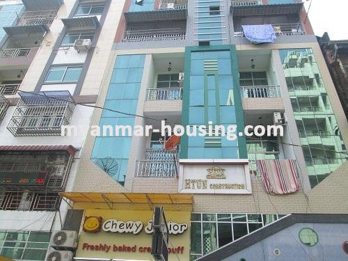 缅甸房地产 - 出售物件 - No.2889 - A splendid condo for sale, Latha! - the front view of building