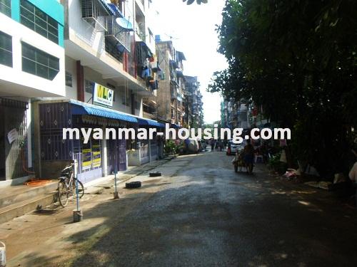 缅甸房地产 - 出售物件 - No.2890 - The pleasant condo for sale in Sanchaung! - the front street of building