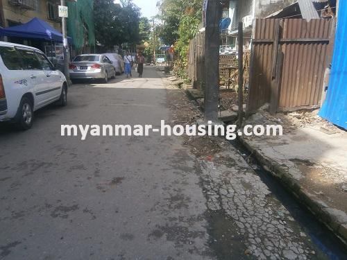 မြန်မာအိမ်ခြံမြေ - ရောင်းမည် property - No.2899 - N/A - View of the street.